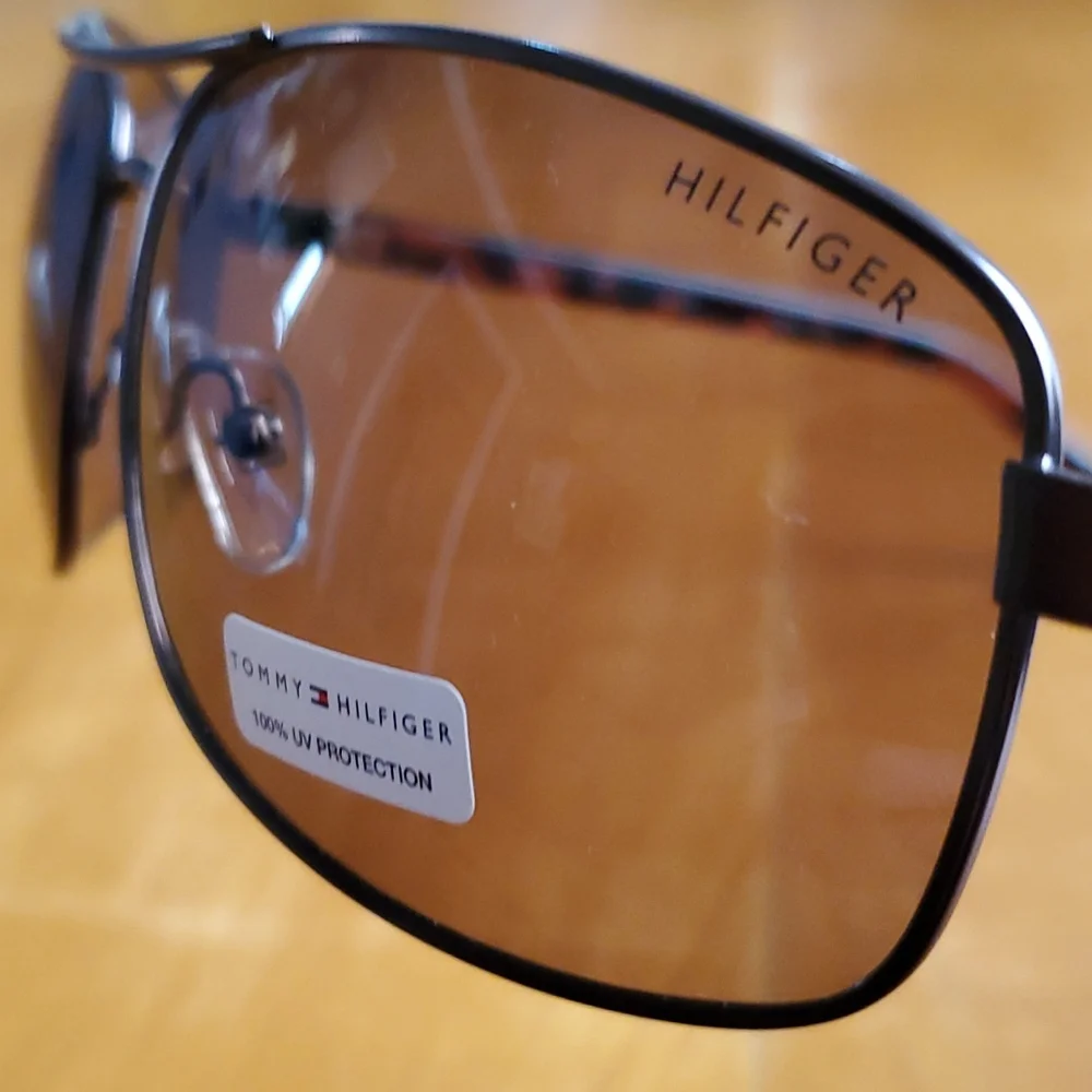 NWT Tommy Hilfiger Vasquez Men's Brown Rectangle Sunglasses